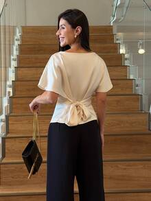 Yohana Edit Blus Elegan Wanita Satin Lengan Kelelawar dengan Detail Kerut, Atasan Musim Panas Warna Putih - Putih - View 2