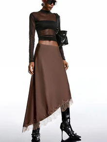 SHEIN x Luisa Sonza LYSMO 2025新款极简主义冬季女士棕色纯色不对称下摆撞色蕾丝优雅半身裙，缎面面料，饰以蕾丝，棕色，适合外出、派对、圣诞派对、新年派对、夏季等场合，优雅迷人。 - 咖啡棕 - 查看 7