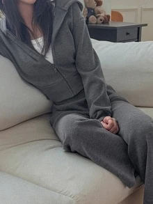 DAZY 女款純色連帽長袖毛衣與直筒長褲休閒度假春秋冬兩件套 - 灰色 - 查看 5