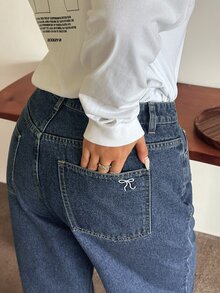 Dazy Plus Dark Wash Blue Back Pocket Bow Embroidery Straight Leg Bermuda Denim Shorts, Spring/Summer - Dark Wash - View 8
