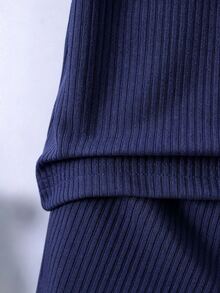 SHEIN 小男孩純色口袋短袖T恤與短褲休閒套裝 - 藏蓝色 - 查看 7