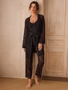 Charlaine Conjunto de lencería de 3 piezas: bata de encaje sexy, camiseta con escote corazón y pantalones de encaje - Negro - Ver 7