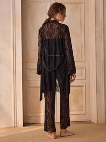 Charlaine Conjunto de lencería de 3 piezas: bata de encaje sexy, camiseta con escote corazón y pantalones de encaje - Negro - Ver 5
