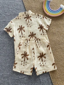 SHEIN 男童棕榈树印花短袖衬衫和短裤两件套，休闲夏季服装 - 卡其色 - 查看 2