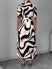 Elenzga 休闲抽象图案印花领结裹身衬衫裙短袖超长女装 - 彩色 - 查看 2