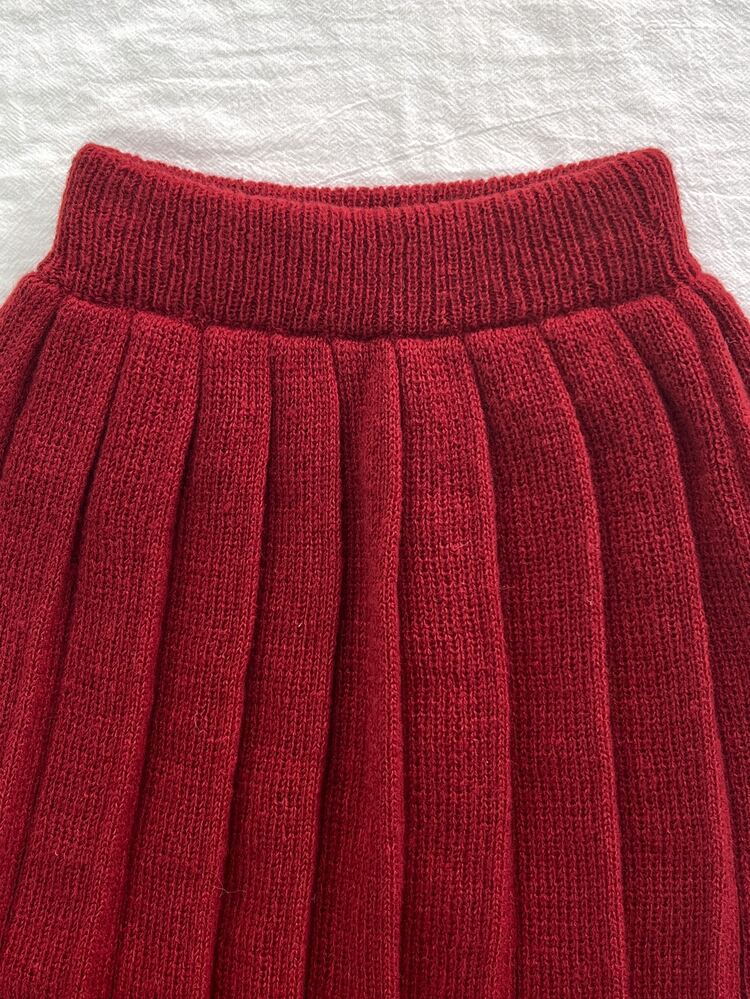 SHEIN Sweater Pullover Lengan Panjang Leher Bulat Bahu Longgar Warna Oatmeal Buatan Tangan dari Organza dengan Pita dan Rok Lipit yang Serasi, Lembut dan Nyaman, Cocok untuk Sehari-hari, Jalan-jalan, Bepergian, Liburan, di Rumah, Penitipan Anak, dan Bermain - Burgundy - View 6