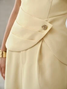 MOTF PREMIUM YELLOW STRAPLESS ELEGANT CASUAL COMMUTE 2 PIECES SET WITH ROSE BUTTON DECOR, SLIMMING - Yellow - View 2