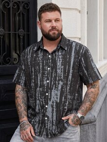 DRIVNCORE 加大码男士休闲扎染前扣短袖衬衫，夏季男士衬衫，男士夏威夷印花衬衫，抽象男士夏季衬衫，男士休闲黑色短袖假日衬衫 - 黑色 - 查看 3