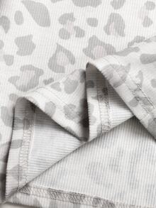 SHEIN 青少年女孩淺灰色豹紋修身短袖T恤寬腿褲2件套休閒日常穿搭，運動風 - 淺灰色 - 查看 7