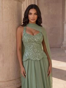 Coutiva Women's Sequin Patchwork Chiffon Halter Neck Long Formal Evening Gown (Heavy Workmanship Style) - Green - View 4