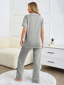SHEIN Cottnline بيجاما للنساء مكونة من توب قصير الأكمام وسروال طويل للارتداء بالمنزل - رمادي فاتح - مشاهدة 2