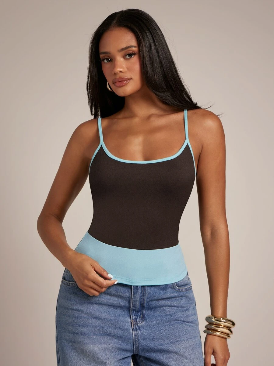 SHEIN BAE Brown & Mint Green Contrast Binding Square Neck Spaghetti Strap Tank Top / Ruched Side Waist Slim Fit Elastic Cropped Inner Layer Top / Basic Tops / Social Tops / Commute Tops / Inner Layer Tops - Multicolor - View 1
