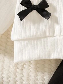 SHEIN Newborn Autumn/Winter Versatile Cute Minimalist Round Neck Long Sleeve Bow Decor White Top & Black Pants Set - Black and White - View 6
