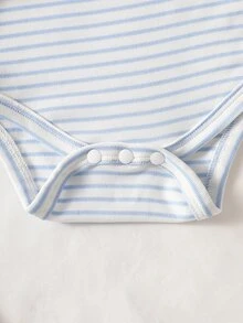 SHEIN 新生男嬰綠色條紋長袖連身衣，附字母刺繡無袖連身衣與帽子，可愛秋季假期白色舒適面料 - 淺藍色 - 查看 7