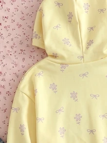 SHEIN 青少年女孩保暖內裡淺黃色連帽衛衣，身上散布小花與蝴蝶結圖案，長袖，秋季服飾，萬聖節，校園 - 黃色 - 查看 7