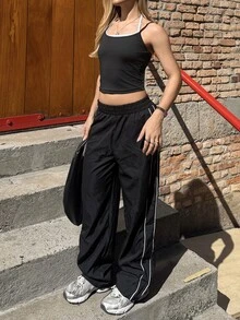 BiaLiraa 两件套女士运动服，撞色设计，无袖露背紧身上衣搭配直筒宽松长裤，适合日常休闲、跑步、瑜伽、健身、高尔夫、网球等运动。 - 黑色 - 查看 3