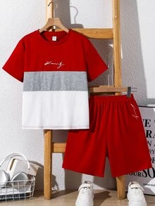 SHEIN 2件組青少年男童休閒拼色字母印花圓領短袖T恤與短褲套裝，適合通勤、上學、日常休閒穿著、運動，春夏季 - 彩色 - 查看 1