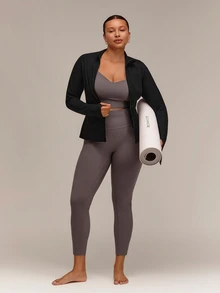 GLOWMODE Chaqueta FeatherFit™ con cremallera, bolsillos seguros, efecto esbelta y de bajo impacto para yoga y uso diario en otoño, tallas grandes - Negro - Ver 7