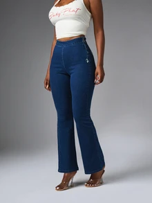 BABYPHAT Jeans acampanados de tiro alto con estampado de bordado de guion característico en la parte trasera y detalle de logotipo de gato, denim de largo completo - azul real - Ver 2