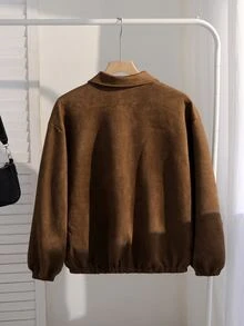 SHEIN 青少年復古棕色麂皮翻領夾克，寬鬆落肩版型修飾身形顯瘦，不限制少女活動。翻領＋拉鍊與鈕扣雙重設計，穿脫方便。短版高腰剪裁，完美搭配牛仔褲與百褶裙 - 棕色 - 查看 2