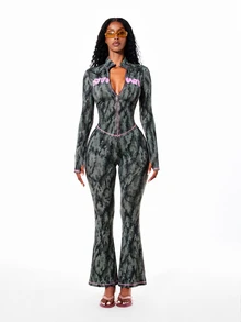 SUMWON WOMEN Camouflage Flare Pants With Pink Contrast Stitching And Logo Bum Print Mid Rise Full Length Bell Hem Stretch Fit - Army Green - View 3