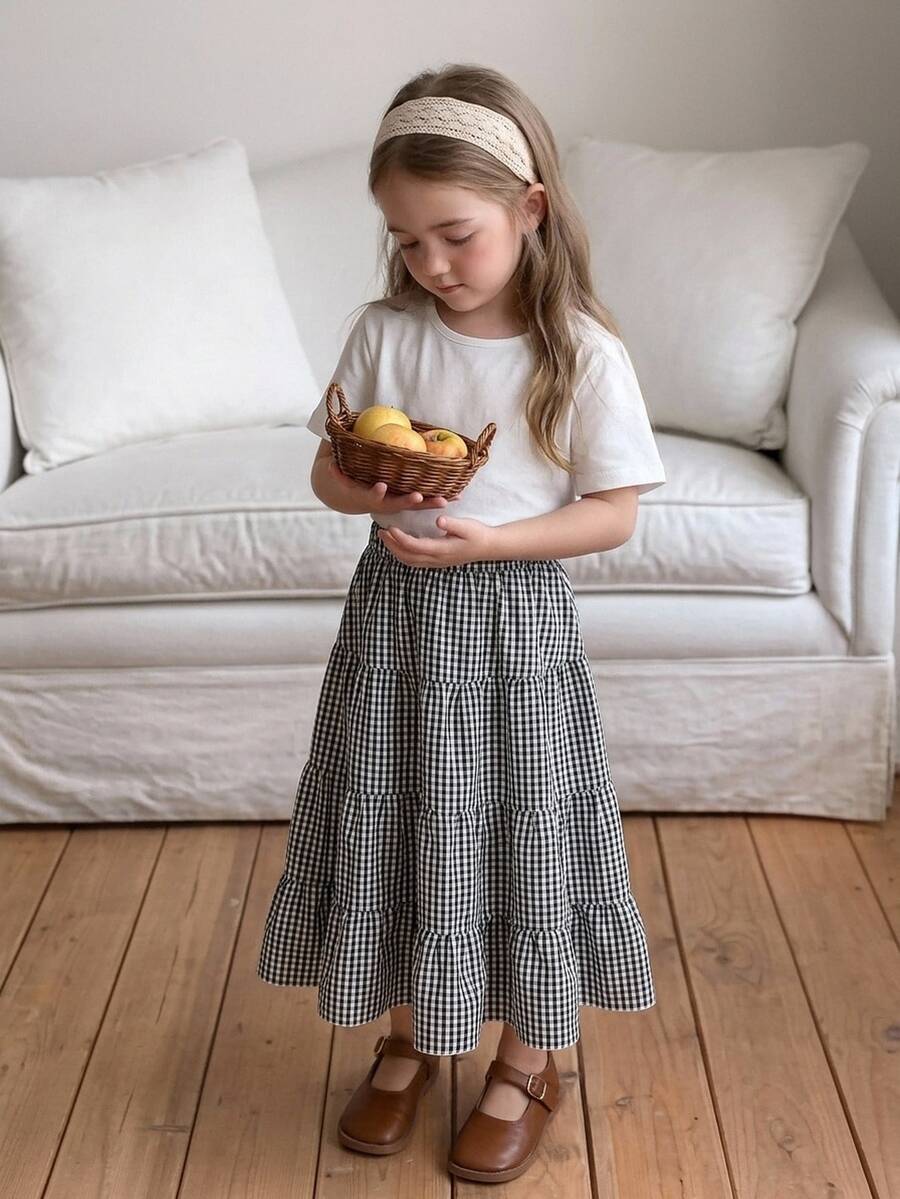 SHEIN Genkimix Kids 女童黑白格紋A字裙，校園風