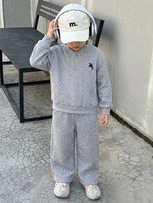 小男孩麻花編織長袖上衣褲子套裝，舒適馬匹刺繡校園風半拉鍊休閒運動套裝 - 灰色 - 查看 3