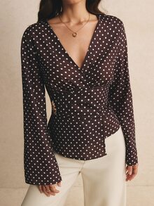 Poéselle 女款法式棕色與白色波點印花金屬鈕扣不對稱下擺襯衫，適合晚餐、辦公室、早午餐、工作休閒優雅秋季上衣 - 黑色 - 查看 5