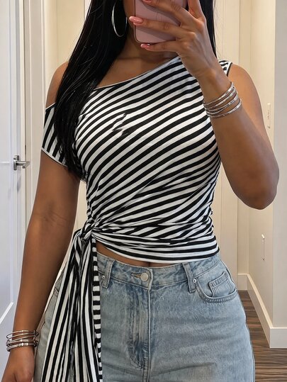 Slaydiva Camiseta básica casual para mujer con cuello asimétrico, cintura con cordones, corte holgado y rayas -A