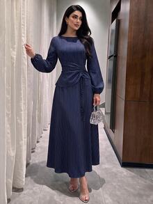 Modelyn 春秋款垂直條紋收腰抽繩船領燈籠袖時尚優雅百搭修身顯瘦女款洋裝 - 藏蓝色 - 查看 7