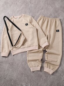 SHEIN 兒童青少年男孩休閒運動學院風寬鬆版型紋理字母提花雙面藍色衛衣與運動長褲兩件套，附斜跨包，適合通勤、上學、日常休閒、旅行、運動，秋冬穿著 - 卡其色 - 查看 5