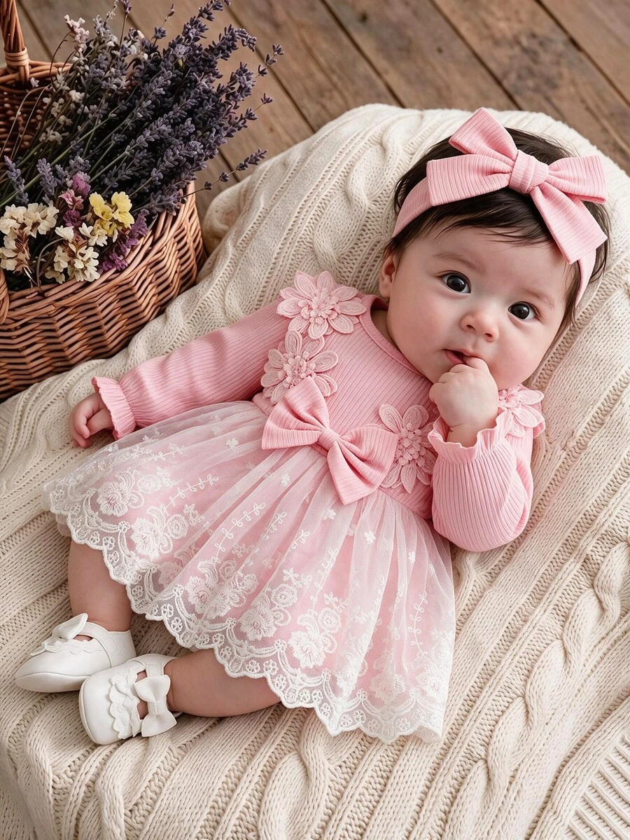 SHEIN Playful Pals 新生女嬰粉色直條紋刺繡花朵蝴蝶結拼接白色網紗洋裝與髮帶兩件套 - 粉色 - 查看 1