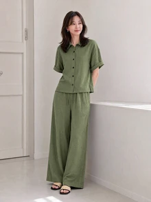 Yumoku 2件套女士圆领纯色无袖上衣和印花长裤休闲度假套装，女装套装 - 軍綠色 - 查看 3