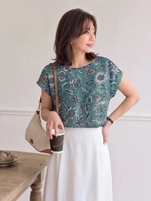 Yumoku 休闲简约夏季风景图案女式圆领衬衫，适合夏季外出穿着，时尚百搭的女士上衣，休闲百搭。 - 彩色 - 查看 3