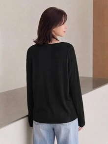 Yumoku Casual Minimalist New York Letter Print Regular V-Neck Long Sleeve Women T-Shirt Suitable For Autumn Clothes City Break Black And White - Black - View 4