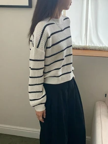 SHEIN TEENGIRL 黑白條紋基礎休閒圓領套頭寬鬆燈籠袖秋季毛衣，返校季大學風休閒針織衫 - 黑與白 - 查看 3