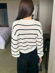 SHEIN TEENGIRL 黑白條紋基礎休閒圓領套頭寬鬆燈籠袖秋季毛衣，返校季大學風休閒針織衫 - 黑與白 - 查看 9