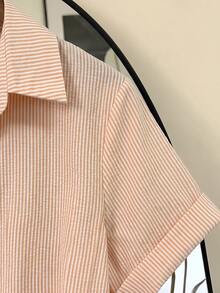 SHEIN Franclia 女款條紋泡泡皺褶布料短袖襯衫，適合度假、通勤與社交場合 - 淡黃色 - 查看 4