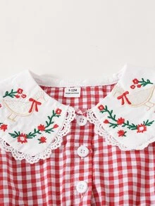 SHEIN 2件組嬰幼兒女童甜美紅白格紋刺繡蕾絲彼得潘領荷葉邊長袖上衣褲子套裝，適合上學、聖誕節，春秋冬三季穿著 - 紅白色 - 查看 7