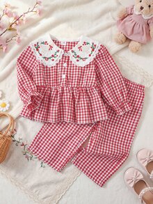 SHEIN 2件組嬰幼兒女童甜美紅白格紋刺繡蕾絲彼得潘領荷葉邊長袖上衣褲子套裝，適合上學、聖誕節，春秋冬三季穿著 - 紅白色 - 查看 4