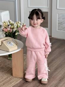 DAZY 女婴春秋季休闲运动风插肩袖撞色条纹蝴蝶结装饰套头连帽衫和宽松阔腿裤套装 幼儿女童服装 - 粉色 - 查看 4