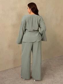 Auralis 優雅套裝：圓領長袖喇叭袖上衣，百褶腰線與不對稱下擺；搭配直筒長褲，女款秋冬 - 淺灰色 - 查看 3