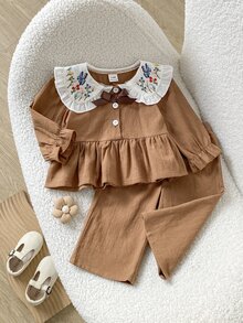 SHEIN Playful Pals 2pcs Baby Girl Blouse Pants Sweet Brown White Floral Butterfly Embroidery Bow Ruffle Long Sleeve Doll Collar Regular Birthday Fall Princess Cozy Flare - Brown - View 3