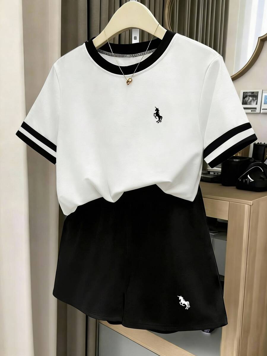 EMERY ROSE 女款黑白兩件套夏季休閒健身時尚刺繡對比條紋圓領寬鬆T恤與高腰抽繩短褲 - 彩色 - 查看 1