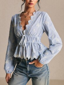 Poéselle 女款V領條紋花卉刺繡圖案休閒日常穿著襯衫，長袖襯衫，荷葉邊襯衫，秋季 - 藍白色 - 查看 4
