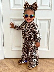 SHEIN Playful Pals 嬰兒幼兒 2件組女嬰可愛豹紋拉鍊外套與長褲套裝，附蝴蝶結，休閒可愛秋冬運動休閒套裝，適合 0-3 歲 - 彩色 - 查看 9