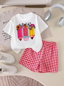SHEIN Elladie kids (隨機款式，2套隨機) 返校季女童幼兒 ABC 巴士 彩色鉛筆 蘋果 彩色花朵 愛心 彩虹 波點 格紋 短袖 T 恤與短褲套裝 - 彩色 - 查看 4
