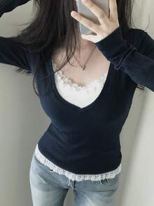 DAZY تي شيرت نسائي بياقة على شكل حرف V بلون موحد بتصميم بسيط وجذاب وأكمام طويلة أنيق للخريف - الأزرق - مشاهدة 5