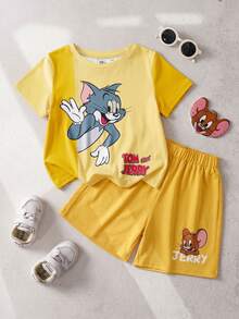 TOM & JERRY X SHEIN 小男孩卡通印花圓領T恤短褲套裝 - 黃色 - 查看 1