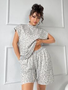 SHEIN SXY 夏季廢土風做舊休閒套裝，立領落肩袖T恤與寬腿百慕達短褲，2件套 - 彩色 - 查看 4